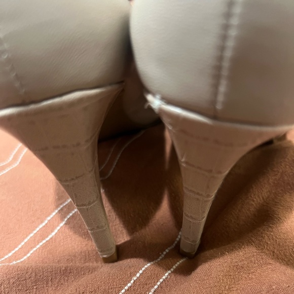 Ann Taylor Leather Pump Heels Mila - Picture 4 of 8